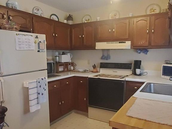 4th image of 789 Hudson Parkway #A