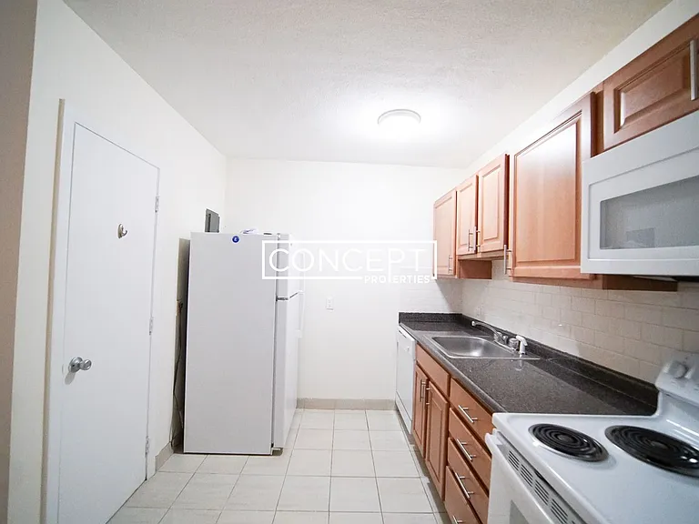 75 Gardner St #2B — Photo 2