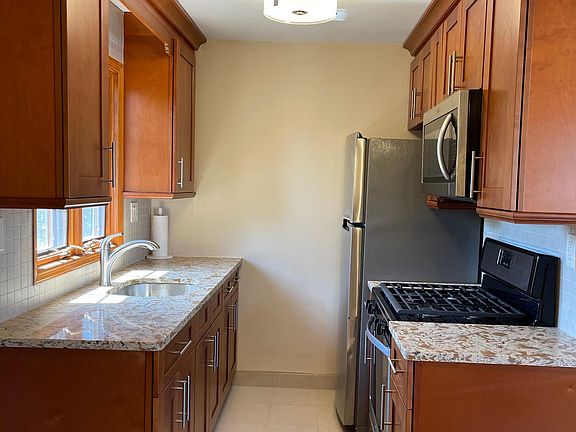 2nd image of 230 Downes Ave