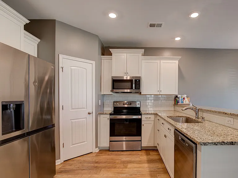 416 Sandfarm Trl — Photo 17