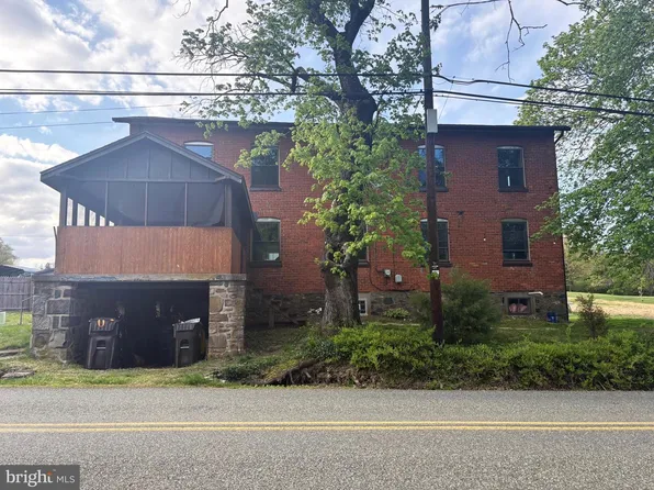 1360 Kumry Rd, Pennsburg, PA 18073