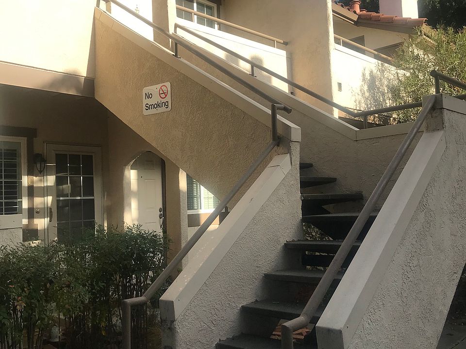 2nd image of 977 Warburton Ave APT 204