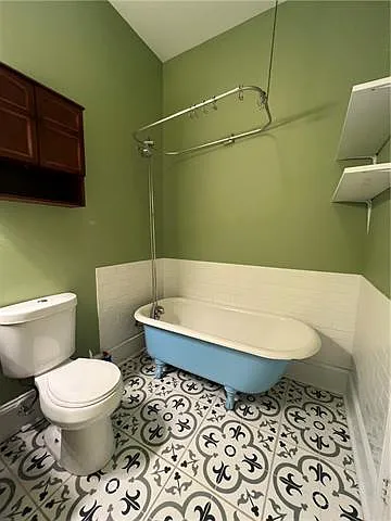 1033 Port St — Photo 14