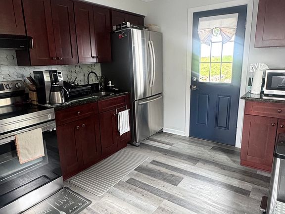 4th image of 137 W End Ave