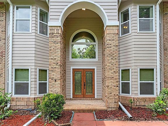 3rd image of 1143 E Lake Shore Blvd