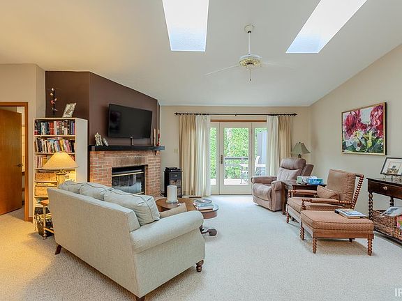 5th image of 608 Westview Cir