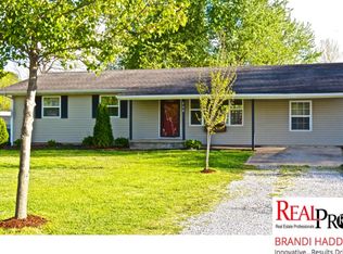 500 E Maple St, Diamond, MO 64840