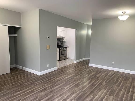 3rd image of 126 W 117th St #11