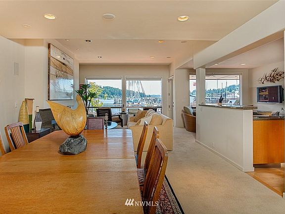 4th image of 8915 N Harborview Dr APT 101