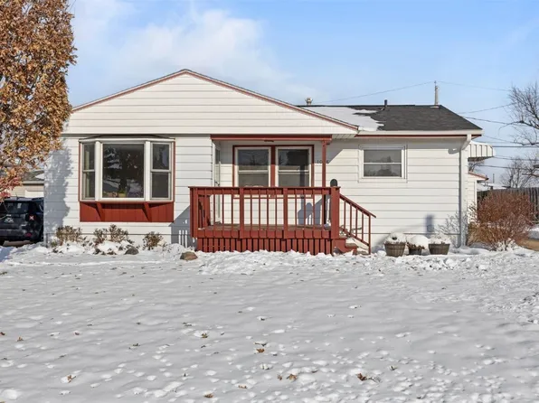 1048 Clifton St NE, Cedar Rapids, IA 52402