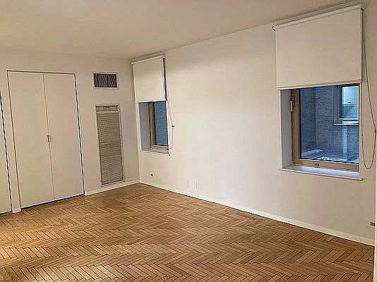 5th image of 106 Central Park S APT 6D