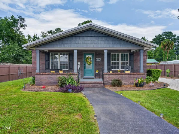 717 Sinclair St, Chipley, FL 32428