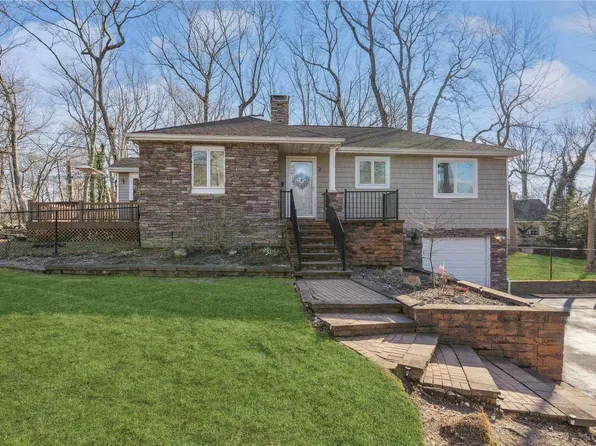 2 Audrey Street, Miller Place, NY 11764