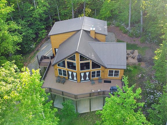 2nd image of 83 Redwood Dr