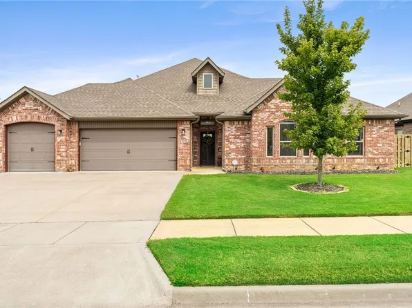 1721 Cherrie St, Bentonville, AR 72713