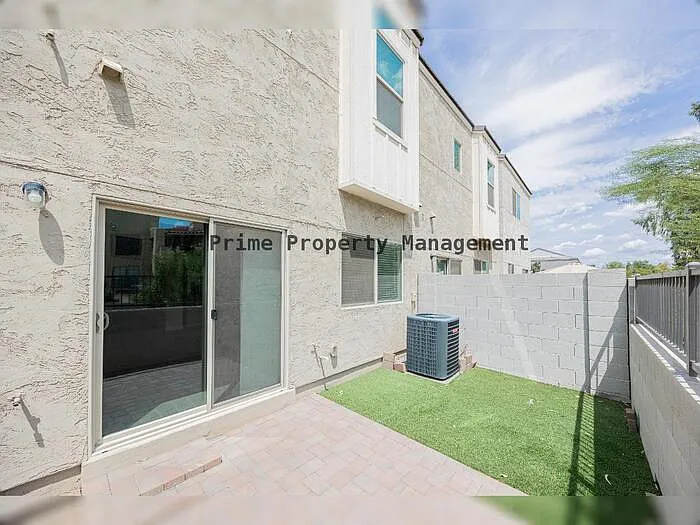 8343 N 22nd Dr — Photo 23