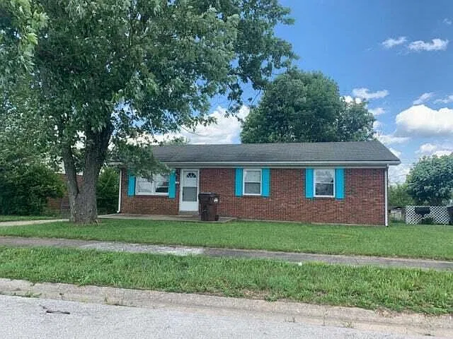 404 Foxwood Dr
