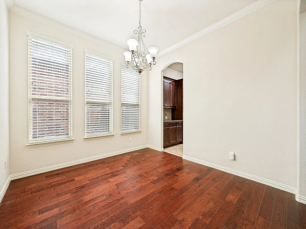 4 bed, 3.5 bath, 3632 sqft, $3,200 — Photo 2