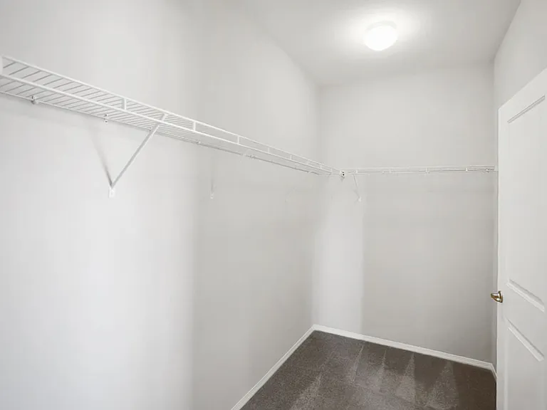 7416 Amesbury St — Photo 31