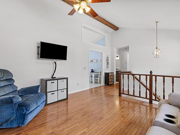 5th image of 4901 Hunter Village Dr