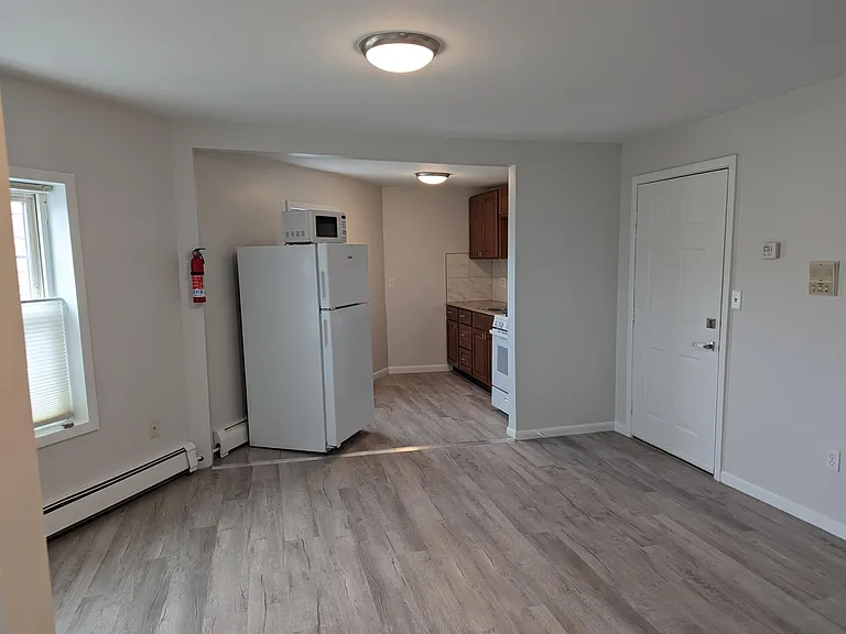 3 Cedar St #6 — Photo 5