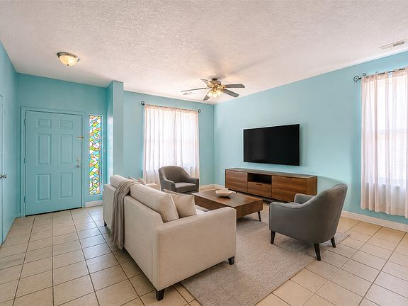 2nd image of 4 Housta Ct