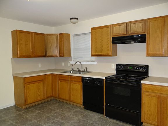 5th image of 23490 Country Manor Ave