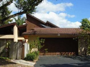 920 Mockingbird Ln, Plantation, FL 33324