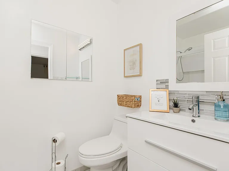 Secondary Bathroom w/Essentials