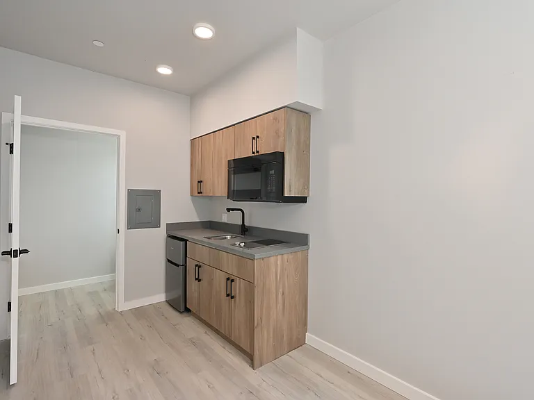 Clara Apartments — Photo 42