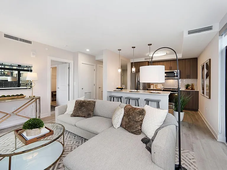 Madrona Apartments — Photo 5