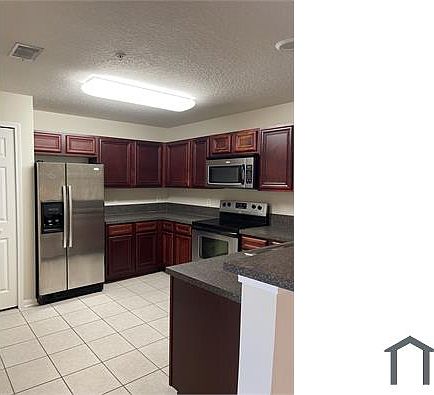 5th image of 6965 Ortega Woods Dr Unit 9
