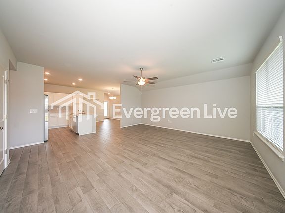 4th image of 904 Hudson Rd