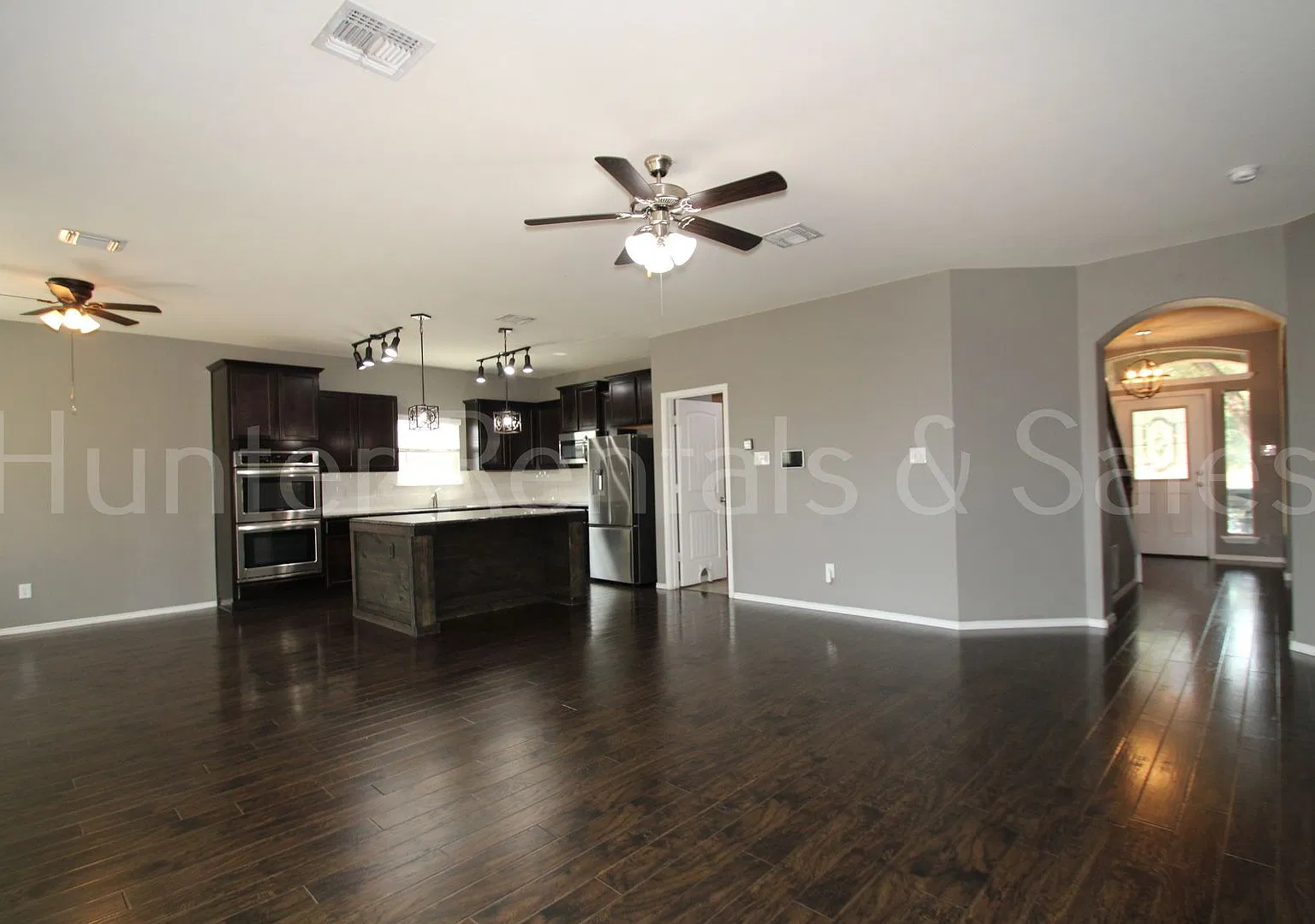 Beautiful Two-Story Home with Private Balcony — Photo 3