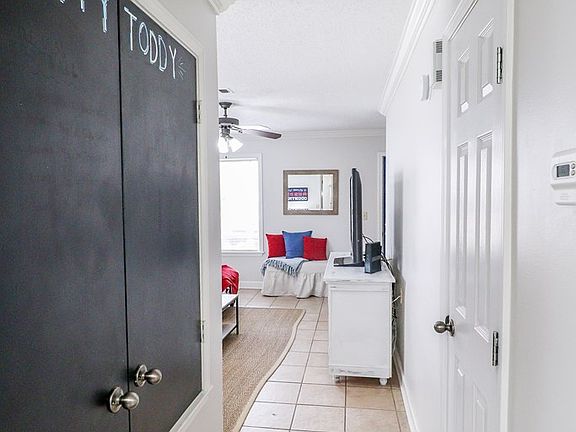 3rd image of 210 Edinburg Way