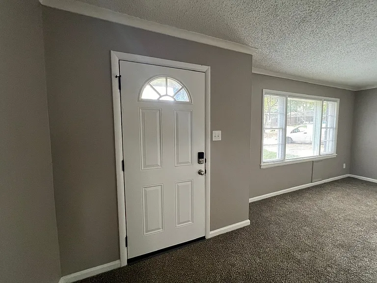 3642 Hallbrook St — Photo 4
