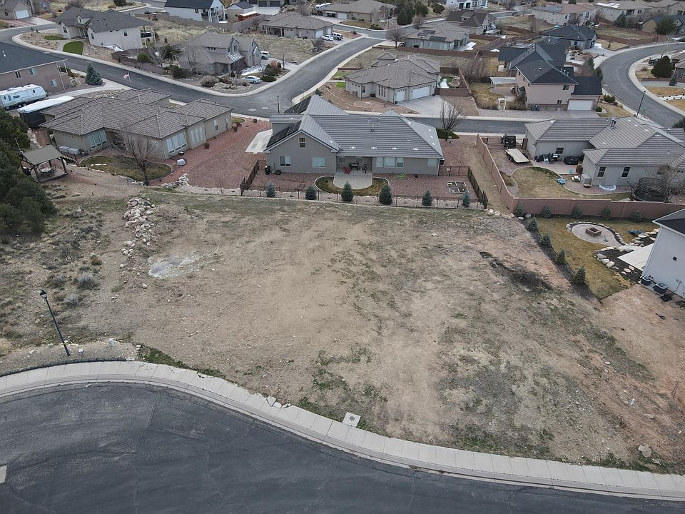 1st image of 1927 N Mahogany Cir