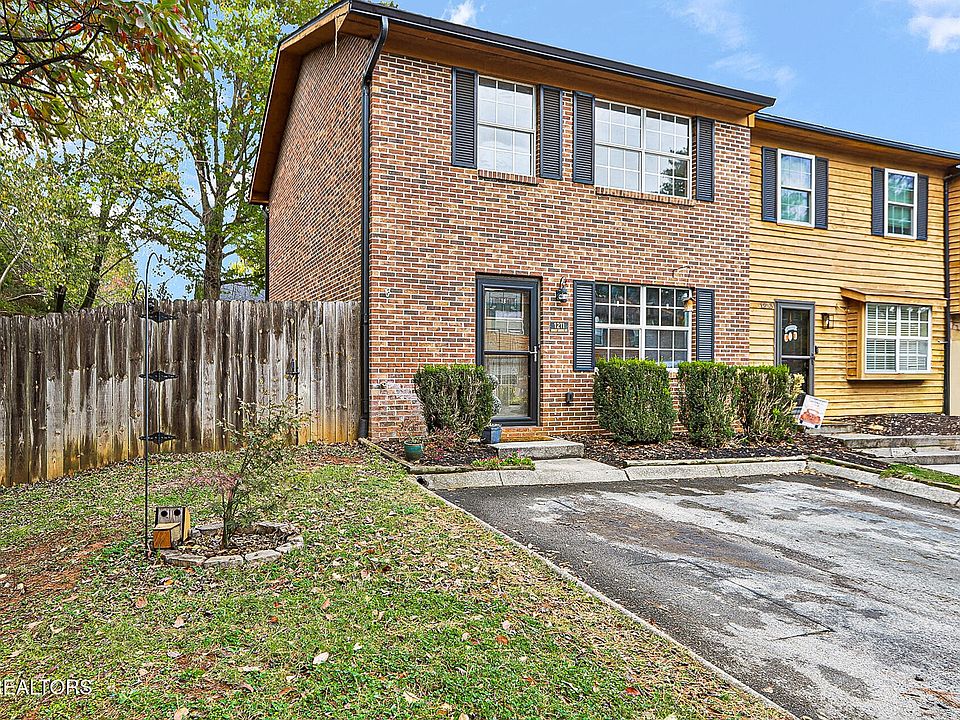 1st image of 1211 Crest Brook Dr