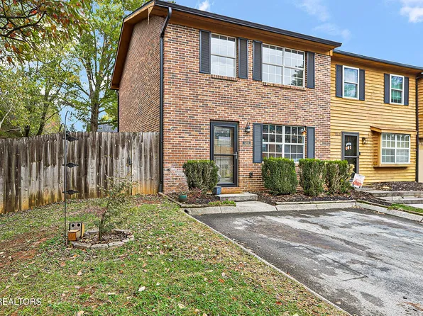 1211 Crest Brook Dr, Knoxville, TN 37923