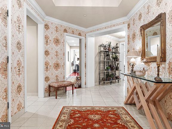 2nd image of 190 Presidential Blvd Unit 709