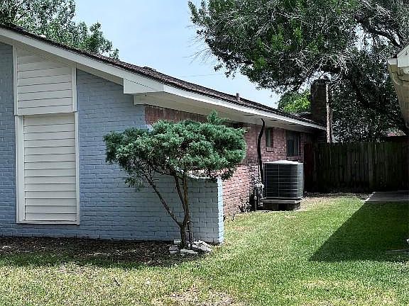 3rd image of 11931 Troulon Dr