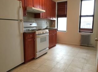 3080 44th St, Astoria, NY 11103