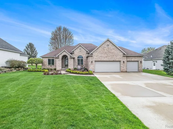 9128 Woodridge Dr, Davison, MI 48423