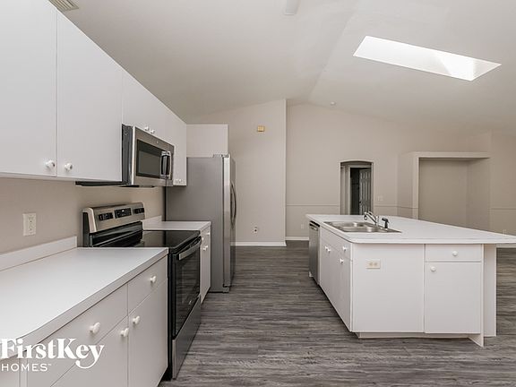 5th image of 2920 Tusket Ave