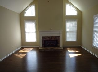2910 SE Peachtree Dr, Ankeny, IA 50021