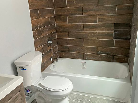 5th image of 3123 Osage St #2F