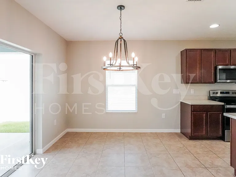 822 Fillmore Ct — Photo 3