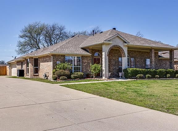 3rd image of 2761 Stoney Hollow Ln