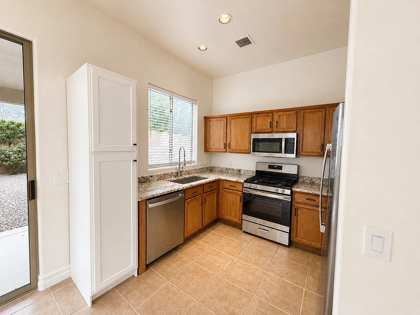 Charming 2-Bedroom, 2-Bath Home in Desirable Granville! — Photo 4