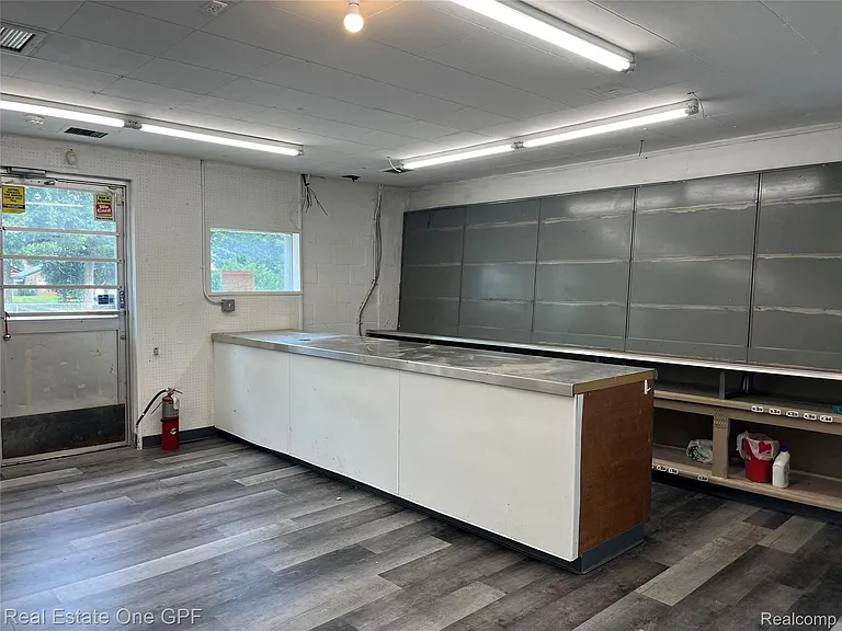 8216 Lakeshore Rd #1 — Photo 18